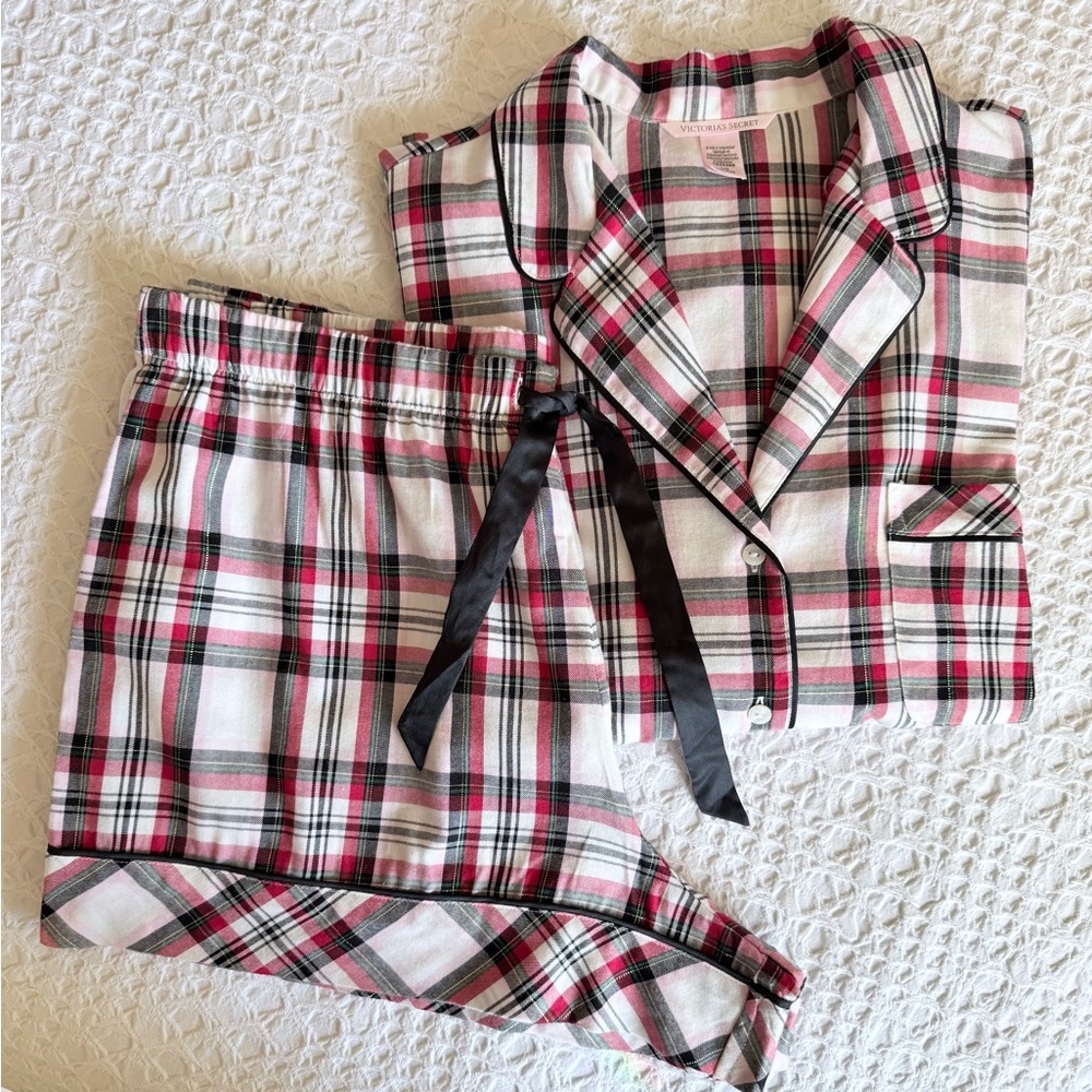 Victoria’s Secret Plaid Flannel Pajama Set Shorts Black Red White Sz L NWOT
